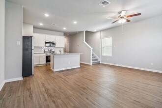 3854 Abbott Pass in Saint Hedwig, TX - Building Photo - Building Photo