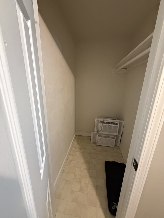 285 1/4 Walnut St, Unit Apt B in Oswego, NY - Building Photo - Building Photo