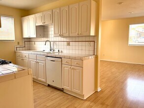 3648-3650 E Wilton St in Long Beach, CA - Foto de edificio - Building Photo