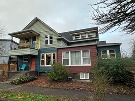 4007 NE 8th Ave in Portland, OR - Building Photo