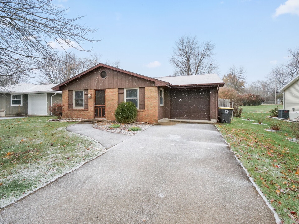 4516 Innsbruck Dr in Fort Wayne, IN - Foto de edificio