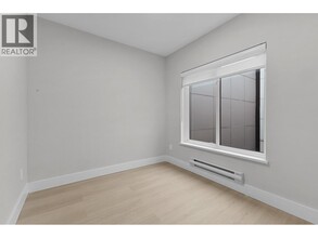 3050 Kingsway in Vancouver, BC - Building Photo - Building Photo