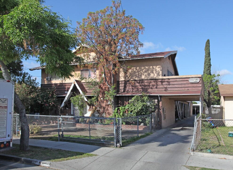 6523 Heliotrope Ave in Bell, CA - Building Photo