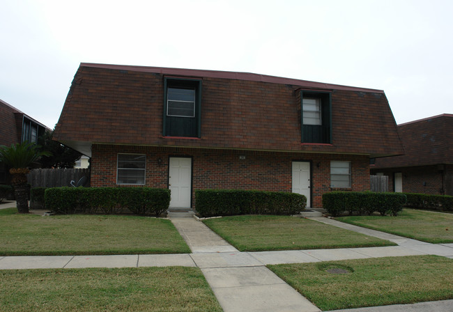 59 Antigua Dr in Kenner, LA - Foto de edificio - Building Photo