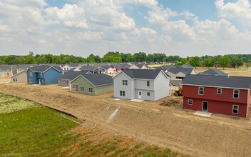 2078 Glastonbury Row in Fort Wayne, IN - Building Photo - Building Photo