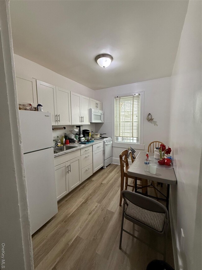 128 Poningo St in Port Chester, NY - Building Photo - Building Photo