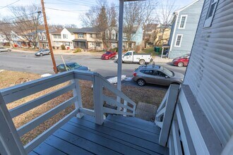 324 E Washington St in Charles Town, WV - Building Photo - Building Photo