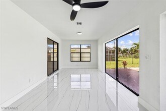 1419 SE 22nd St in Cape Coral, FL - Foto de edificio - Building Photo