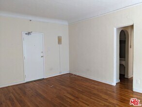665 Cochran Ave in Los Angeles, CA - Building Photo - Building Photo