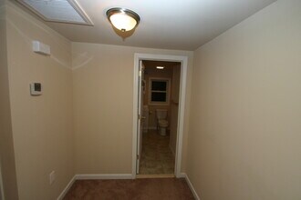 164 Old Croton Rd in Flemington, NJ - Foto de edificio - Building Photo