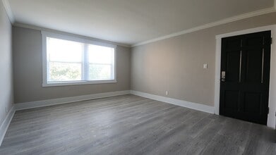 803 Westwood Dr, Unit 811-3N in Clayton, MO - Building Photo - Building Photo