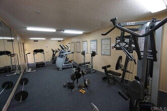 5966 Rancho Mission Rd, Unit 224 in San Diego, CA - Foto de edificio - Building Photo