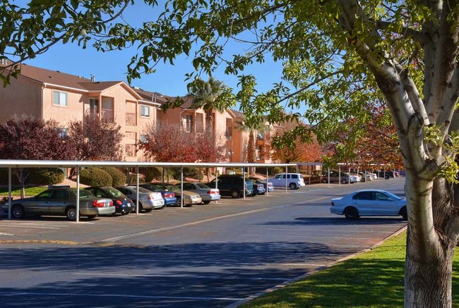 Summit Pointe Apartments in Saint George, UT - Foto de edificio - Building Photo