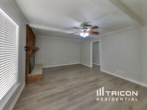 3240 Springwood Ln in Dallas, TX - Building Photo - Building Photo