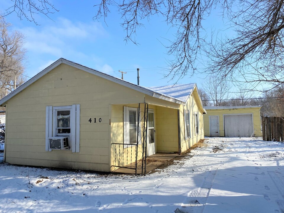 410 Liberty St in Hutchinson, KS - Building Photo