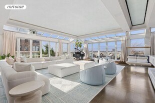 190 Riverside Dr in New York, NY - Building Photo