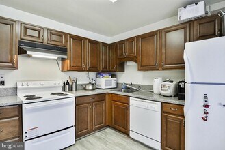 4420 Chase Park Ct in Annandale, VA - Building Photo - Building Photo