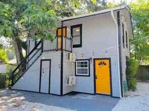1021 E Cayuga St in Tampa, FL - Building Photo - Building Photo
