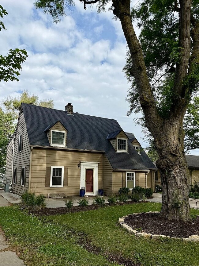 property at 3211 S 30th St