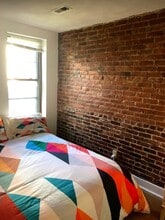 283 W 3rd St, Unit 2 in Boston, MA - Building Photo - Building Photo