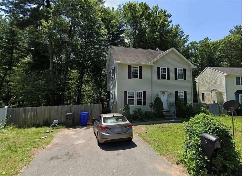 229 Ramblewood Dr in Springfield, MA - Building Photo