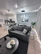 2381 Silver Palm Dr in Kissimmee, FL - Building Photo - Building Photo