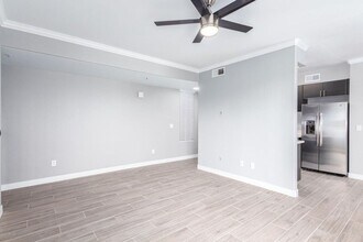 2992 N Miller Rd in Scottsdale, AZ - Foto de edificio - Building Photo