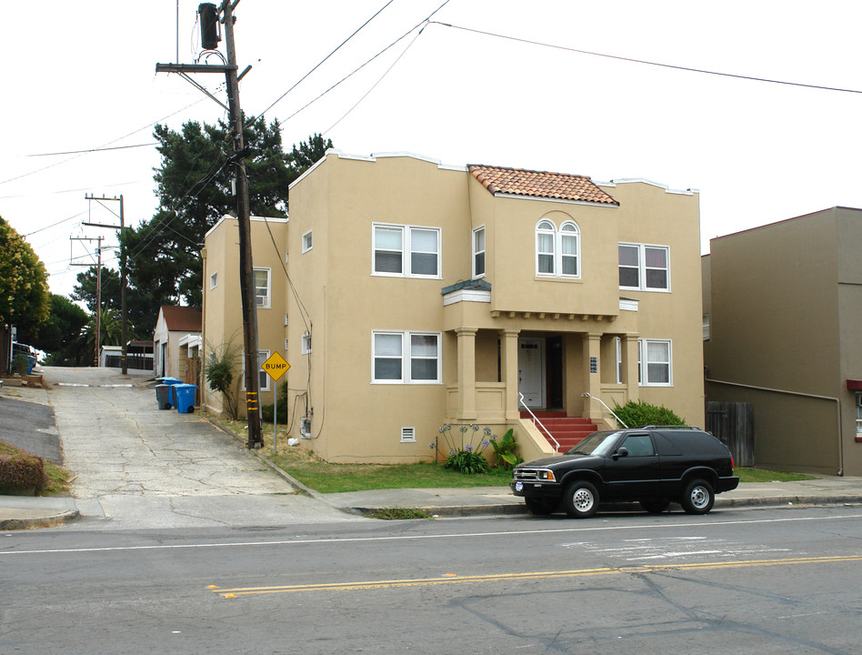 1010-1014 Marin St in Vallejo, CA - Building Photo