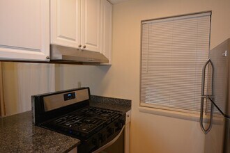 10 Shrewsbury Green Dr-Unit -C in Shrewsbury, MA - Building Photo - Building Photo