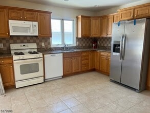 346 River Dr in Garfield, NJ - Building Photo - Building Photo