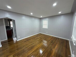 7784 Mettetal St in Detroit, MI - Building Photo - Building Photo