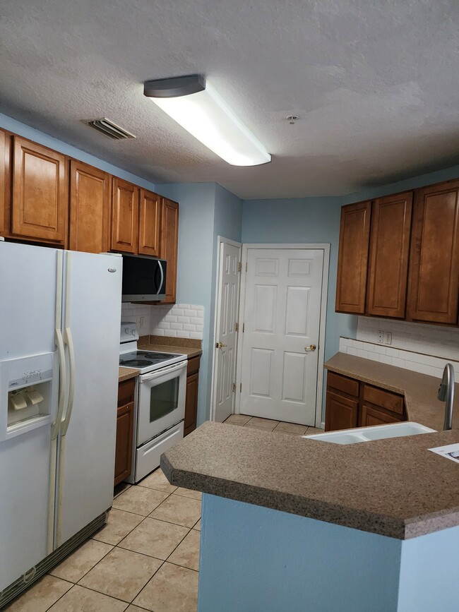 785 Oakleaf Plantation Pky, Unit 111 in Orange Park, FL - Building Photo - Building Photo