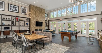 Legacy at Fox Valley Apartments in Aurora, IL - Building Photo - Building Photo