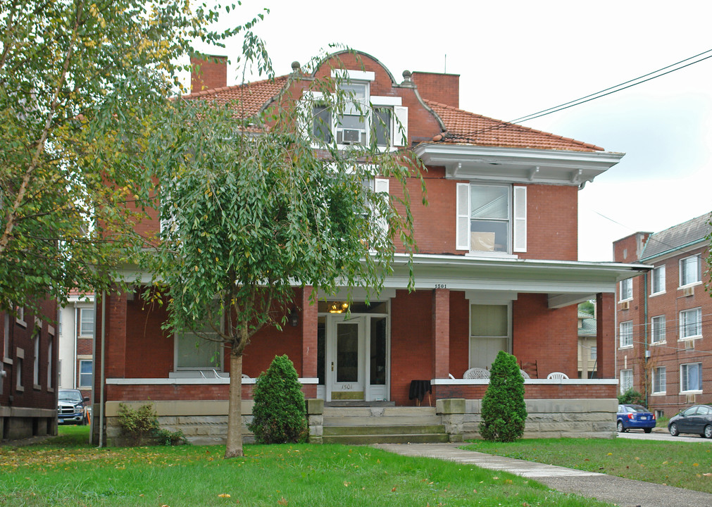 1501 Virginia St E in Charleston, WV - Building Photo