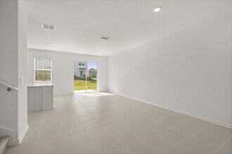 6009 Zen Wy in Oakland, FL - Building Photo - Building Photo