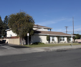 Le Trianon in Garden Grove, CA - Building Photo - Building Photo