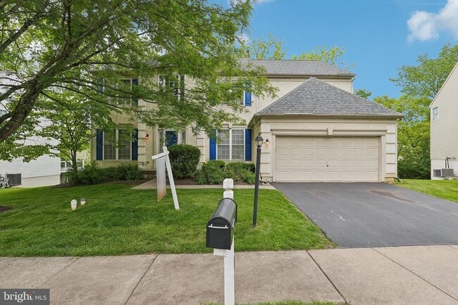 property at 51 Knickerbocker Ln