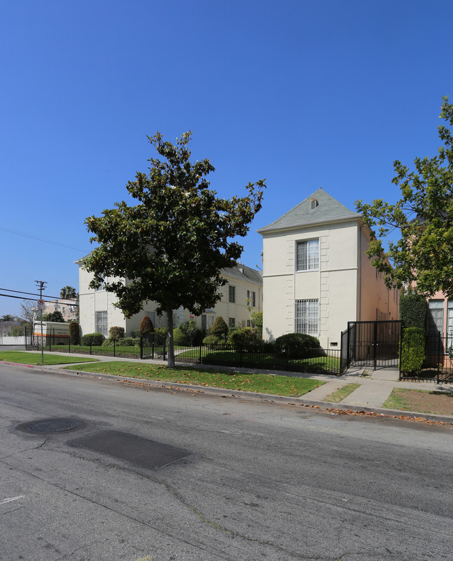 937 S Hobart Blvd in Los Angeles, CA - Building Photo - Building Photo