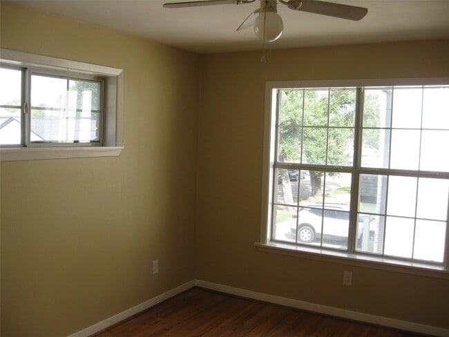 property at 3010 Oakdale St