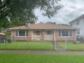 218 Glendale Ave in Norfolk, VA - Building Photo