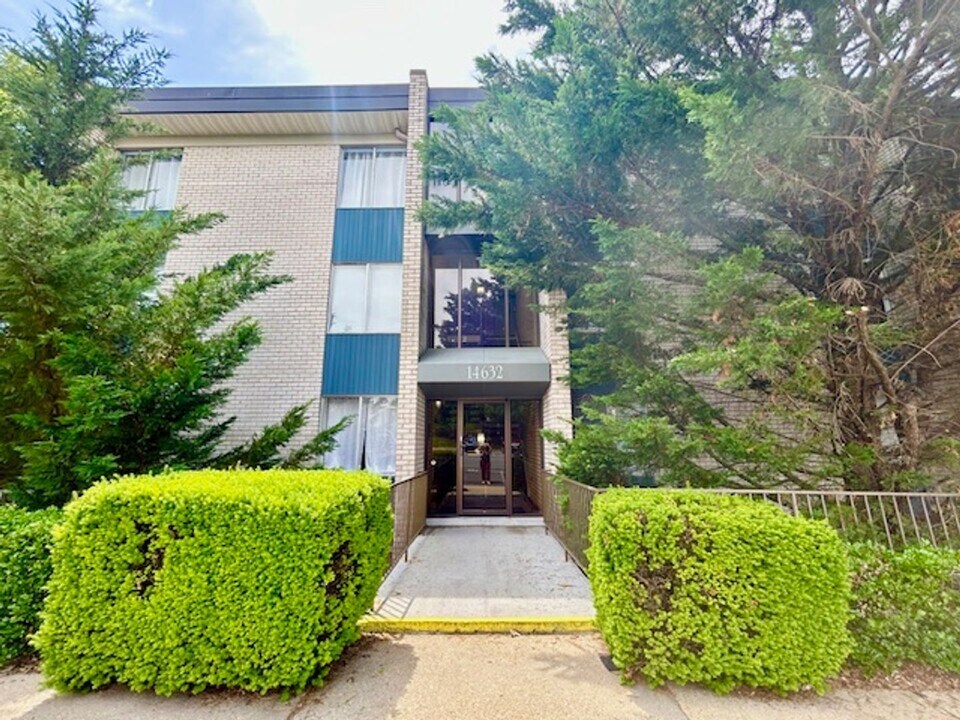14632 Bauer Dr in Rockville, MD - Building Photo