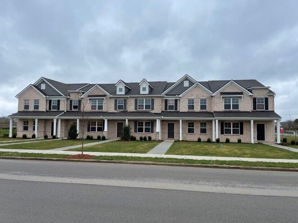2537 Salem Creek Dr in Murfreesboro, TN - Building Photo