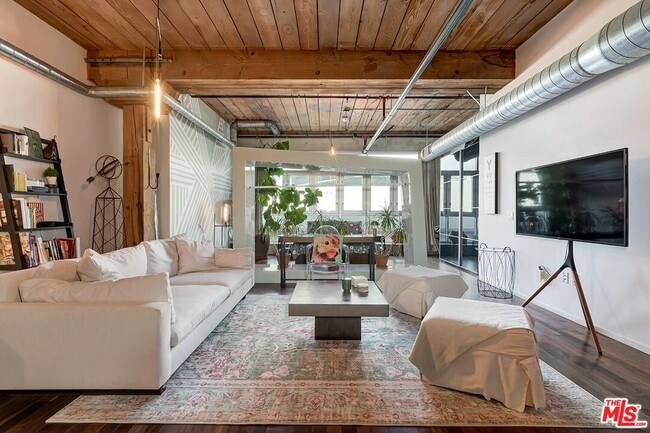 property at 530 S Hewitt St