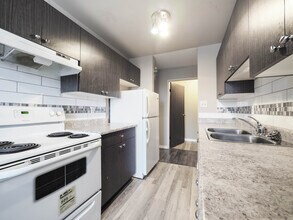 Ridgewood Park in Edmonton, AB - Building Photo - Building Photo