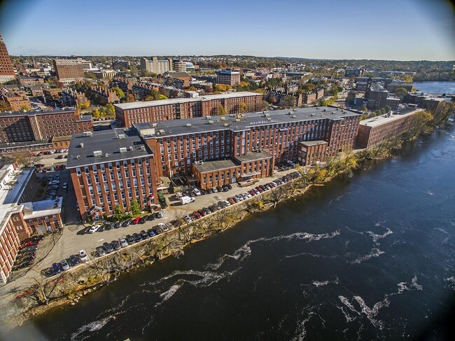 The Lofts at the Waumbec Mill in Manchester, NH - Building Photo - Building Photo