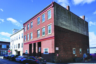 27 Lambert St, Unit 2L in Cambridge, MA - Foto de edificio - Building Photo