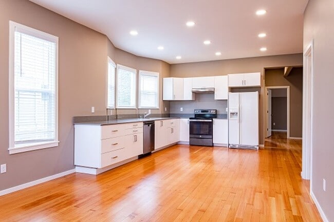 1715 E Howell St in Seattle, WA - Building Photo - Building Photo