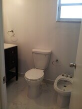 235 Bird Rd, Unit 235 in Coral Gables, FL - Building Photo - Building Photo