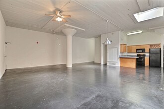 Elm Street Lofts in Dallas, TX - Building Photo - Building Photo