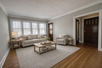 7129 N Oakley Ave in Chicago, IL - Building Photo - Building Photo